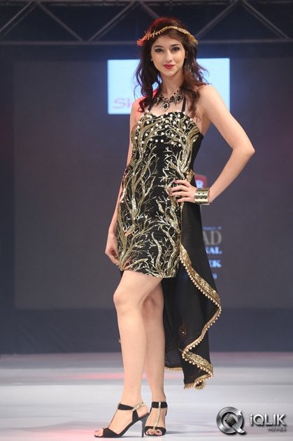 Tanvi-Vyas-at-Kingfisher-Hyderabad-International-Fashion-Week-2014